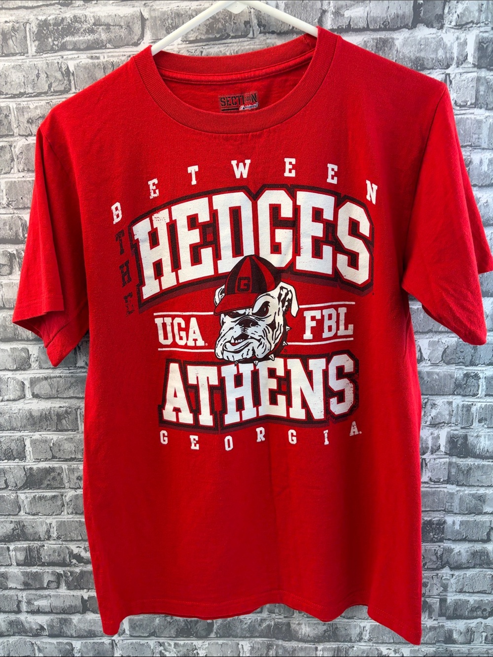 Georgia‎ Bulldogs 
edge Red Bulldog Athens Graphic Tee
